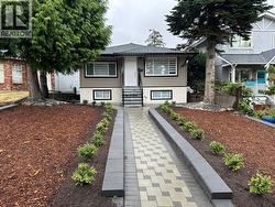 2843 E 5TH AVENUE AVENUE  Vancouver, BC V5M 1N4