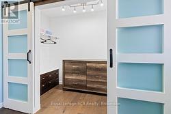 Walk-in Closet - 