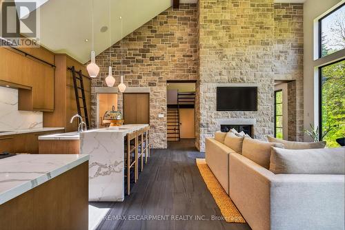 981 Mineral Springs Road, Hamilton, ON 