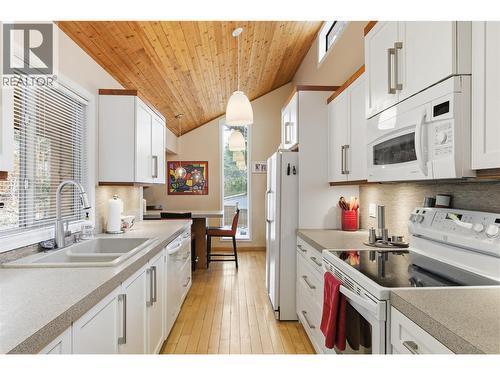 324 Clifton Road N, Kelowna, BC 