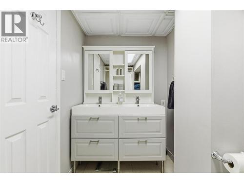 3 piece Bathroom on Lower Level - 324 Clifton Road N, Kelowna, BC 