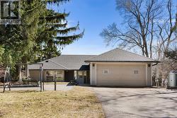 9 EVANS DRIVE Whitchurch-Stouffville, ON L4A 2Y4