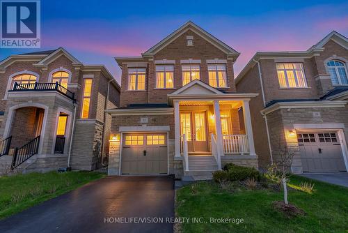 35 PINE HILL CRESCENT  Aurora, ON L4G 3Y2