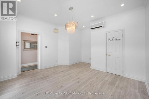 194 Lakeshore Road W, Mississauga, ON 