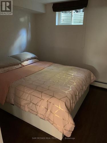 378 Lakeshore Road W, Mississauga, ON 