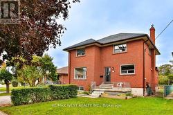 16 UPWOOD AVENUE Toronto, ON M6L 3A5