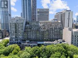 209 - 360 BLOOR STREET E Toronto, ON M4W 3M3
