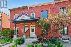 279 CAMBRIDGE STREET N  Ottawa, ON K1R 7B1