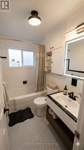 UPPER FLOOR - 30 WOODWARD AVENUE , London North, Ontario N6H 2G7 5