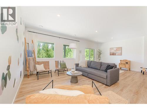 952 Ridgewood Drive, Enderby, BC 