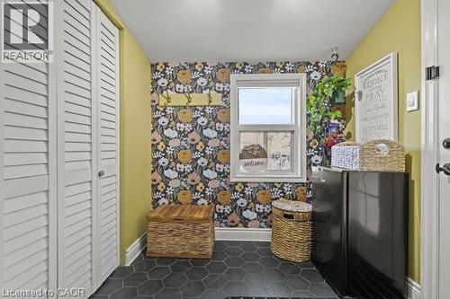 33 Huxley Avenue N, Hamilton, ON 