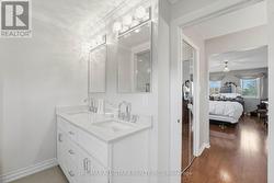 Heated floors in primary ensuite - 
