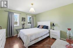 All good sized bdrms w/ closet and hardwood floors - 