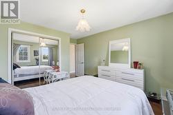 Generous sized rooms - 