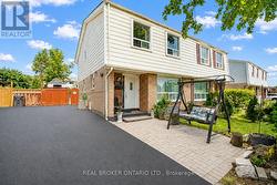 3106 REDBANK CRESCENT  Mississauga, ON L4T 1V1