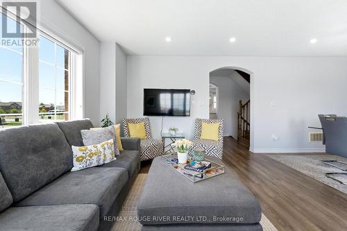 2402 Fall Harvest Crescent, Pickering, ON 