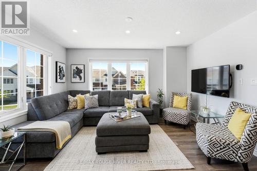 2402 Fall Harvest Crescent, Pickering, ON 