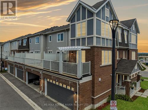 2402 Fall Harvest Crescent, Pickering, ON 