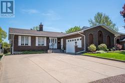 135 Louise AVE Sault Ste. Marie, ON P6A 6A5