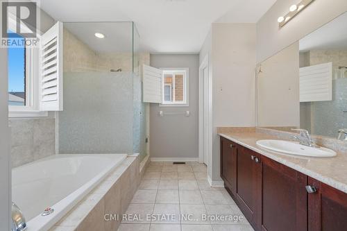 82 Gwillimbury Drive, Bradford West Gwillimbury, ON 