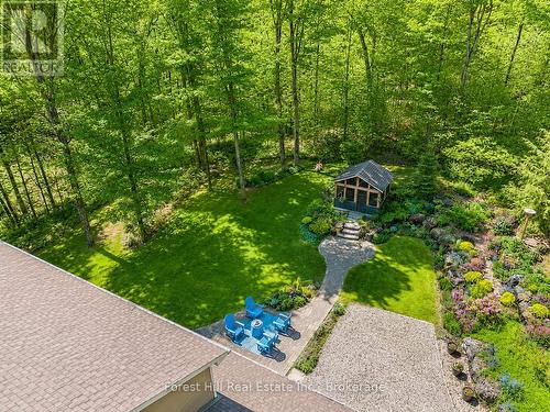 Gorgeous landscaped back yard - 157 Glen Fiddish Road, West Grey, ON - Outdoor