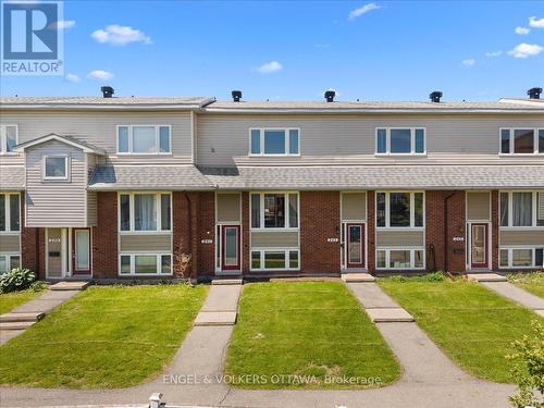 241 MONTEREY DRIVE  Ottawa, ON K2H 7B1