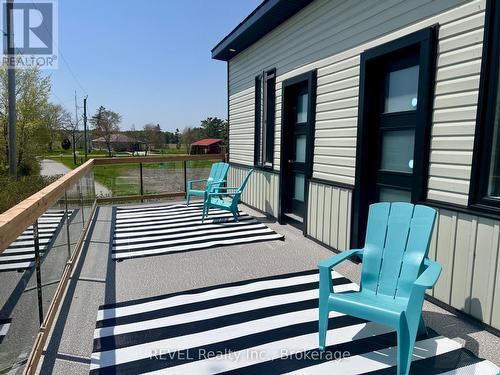 Deck off the upper bedrooms - 80 Lighthouse Drive, Haldimand (Dunnville), ON 