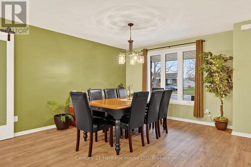 3742 Black Creek Road, Fort Erie (Black Creek), ON - Indoor Photo Showing Dining Room