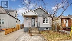 UPPER - 1058 ALEXANDRA AVENUE W Mississauga, ON L5E 1Z8
