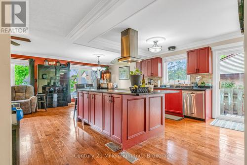 Drive - 43 Stoddart Drive, Aurora (Aurora Highlands), ON 