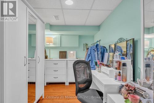 Drive - 43 Stoddart Drive, Aurora (Aurora Highlands), ON 