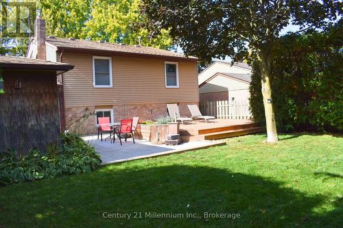 Drive - 43 Stoddart Drive, Aurora (Aurora Highlands), ON 