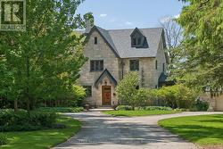 22 STUART STREET Guelph (St. George's), ON N1E 4S4