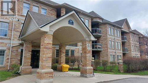 312 - 59 CRITZIA DRIVE  Hamilton, ON L0R 1W0
