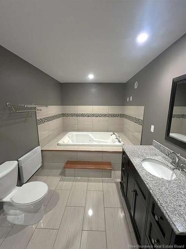 140 Neil Dr, Bathurst, NB 