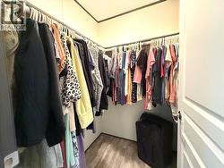 walk in closet - 
