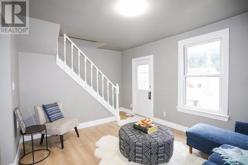 299 Goulais Ave, Sault Ste Marie, ON - Indoor Photo Showing Living Room