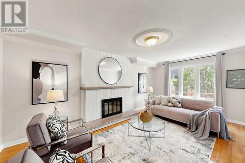 33 Dundee Crescent, Markham, ON 
