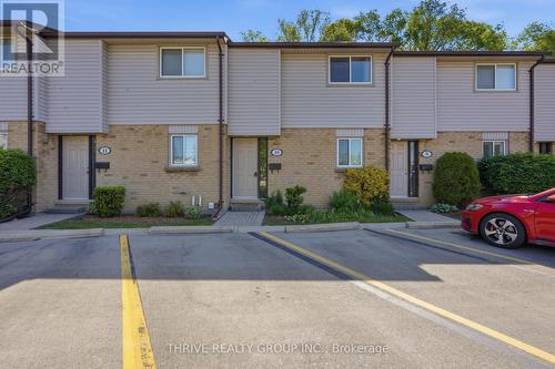 10 - 215 COMMISSIONERS ROAD W  London South (South D), ON N6J 1X9