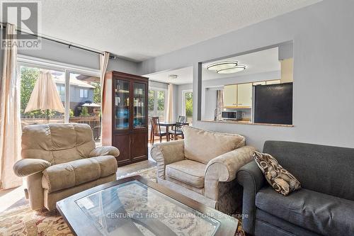 106 Pine Valley Drive, London South (South N), ON 