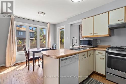 106 Pine Valley Drive, London South (South N), ON 