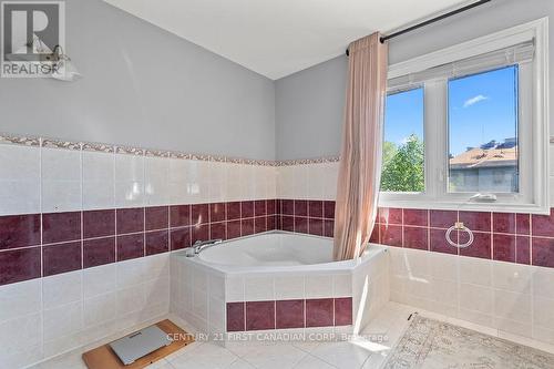 106 Pine Valley Drive, London South (South N), ON 