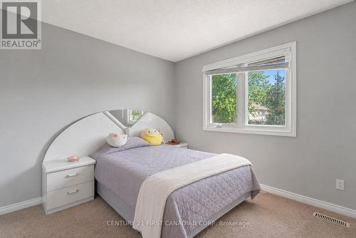 106 Pine Valley Drive, London South (South N), ON 