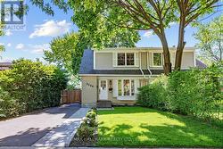 3246 CANDELA DRIVE  Mississauga, ON L5A 2T8
