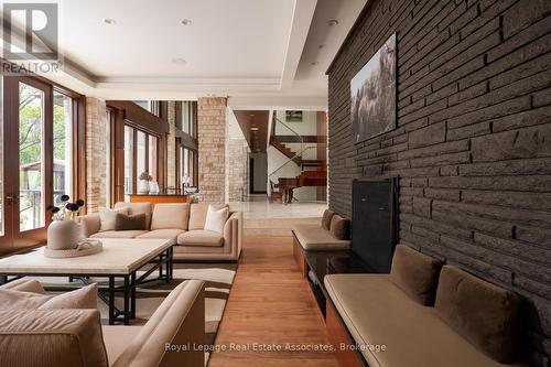 Living Room - 1510 Pinetree Crescent, Mississauga, ON 