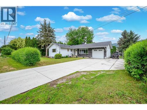 Plenty of room for parking - 6596 Lavington Way, Coldstream, BC 