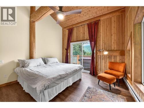 2030 Solsqua-Sicamous Road, Sicamous, BC - Indoor Photo Showing Bedroom