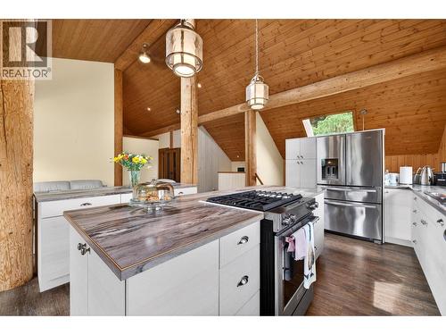 2030 Solsqua-Sicamous Road, Sicamous, BC - Indoor Photo Showing Kitchen