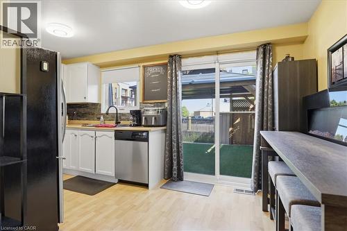 20 Ridgeway Crescent, Kitchener, ON - Indoor Photo Showing Kitchen
