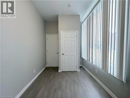 105 Cheever Street, Hamilton, ON - Indoor Photo Showing Other Room
